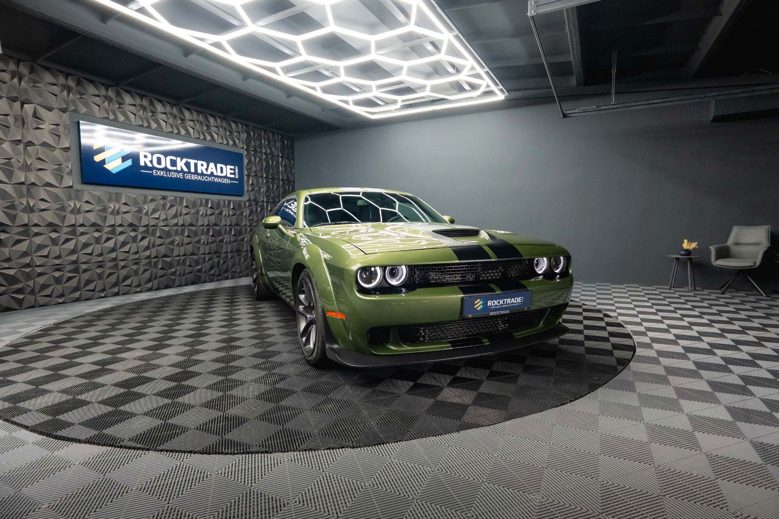 Fahrzeugabbildung Dodge Challenger 6.4 V8 SRT 392 R/T SCAT PACK WIDEBODY
