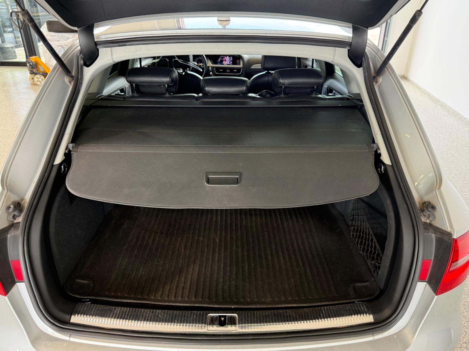 Audi A4 2013 — photo 19