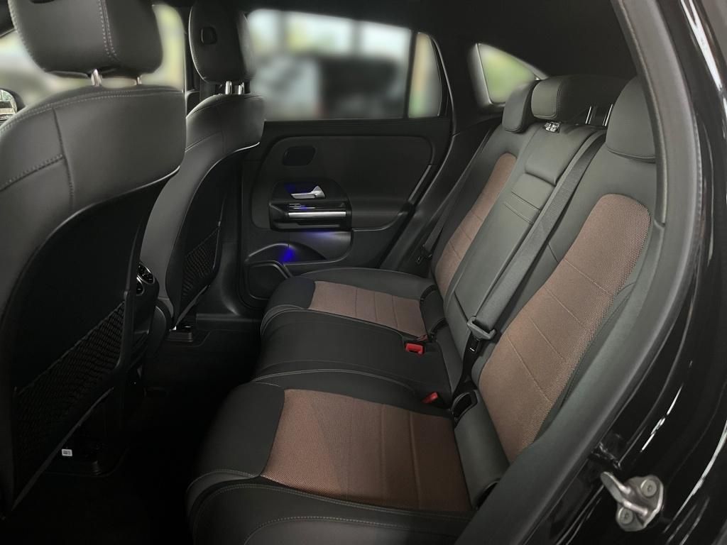 Fahrzeugabbildung Mercedes-Benz EQA 250 Pano 360 ACC KeyLess PDC SHZ LED elSitz