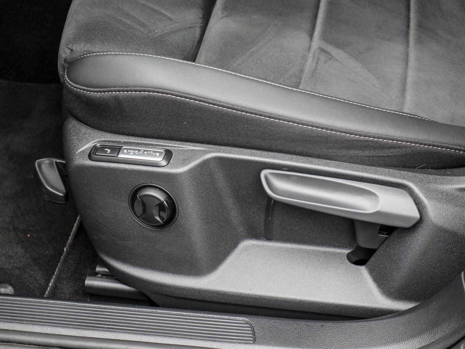 Volkswagen T-Roc - Bild 17