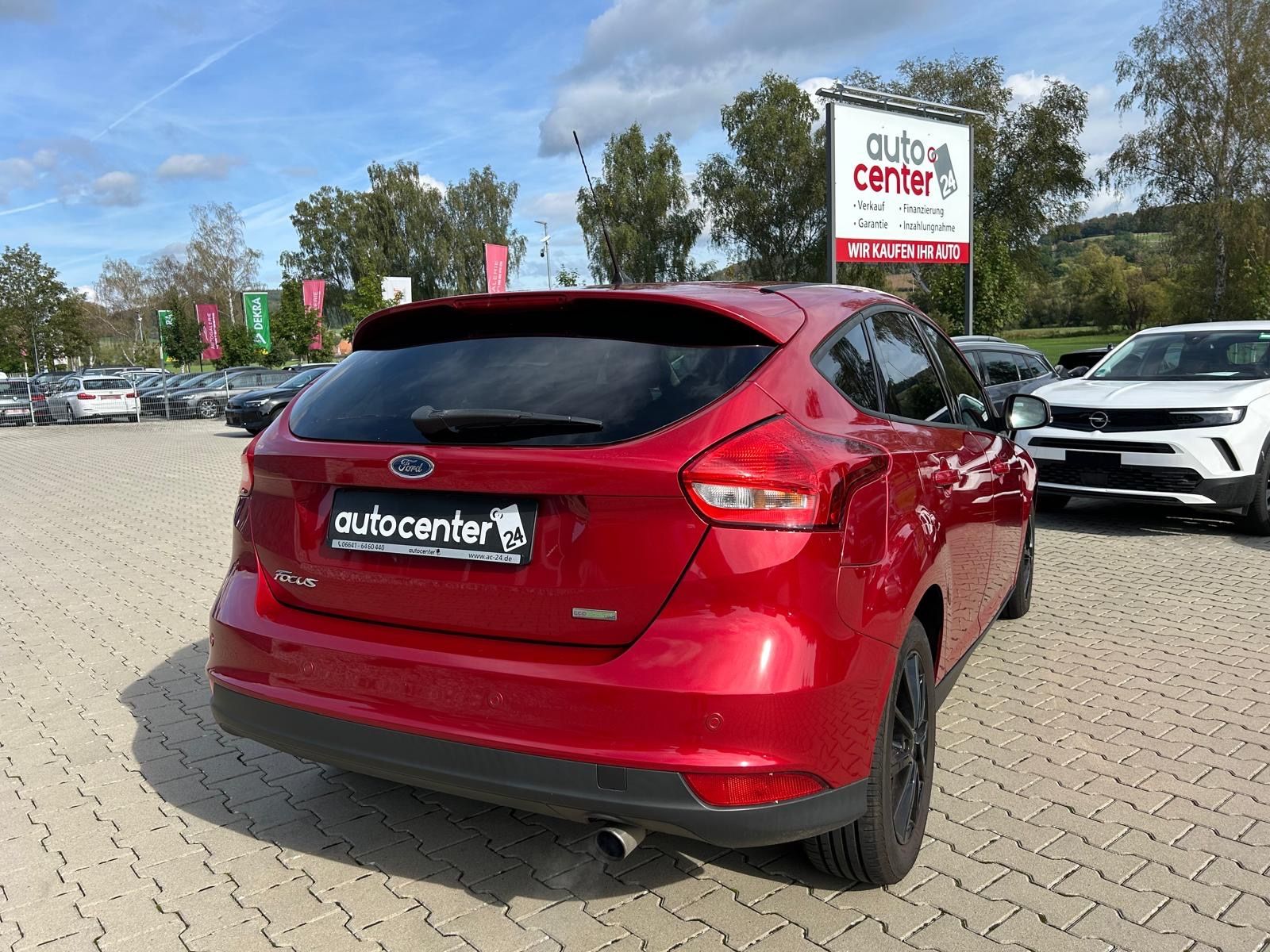 Fahrzeugabbildung Ford Focus Lim. 1.5i Business°150 PS°Winterpaket°Navi