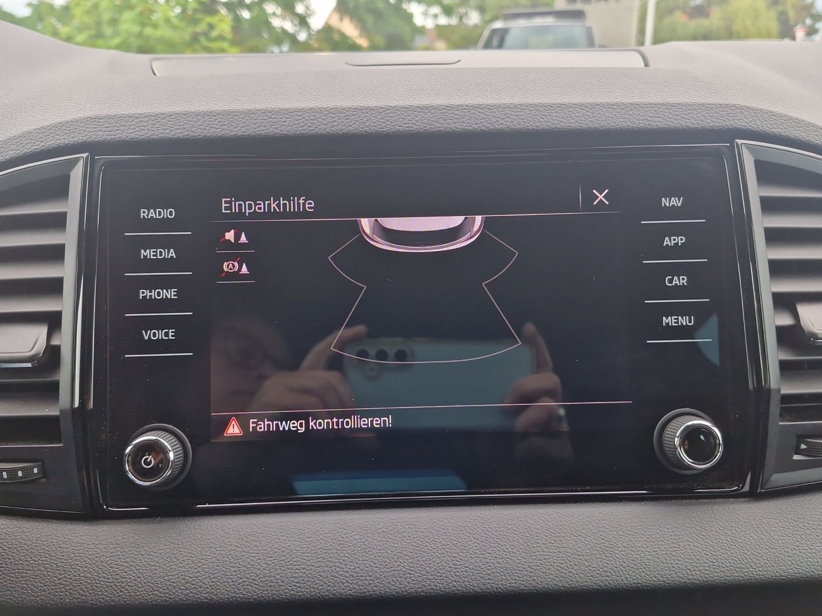 Fahrzeugabbildung SKODA Karoq Sportline 4x4 MATRIX AHZ VC