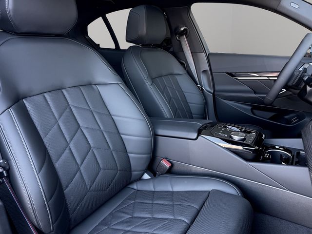 Foto Nummer 12: BMW 550e xDrive
