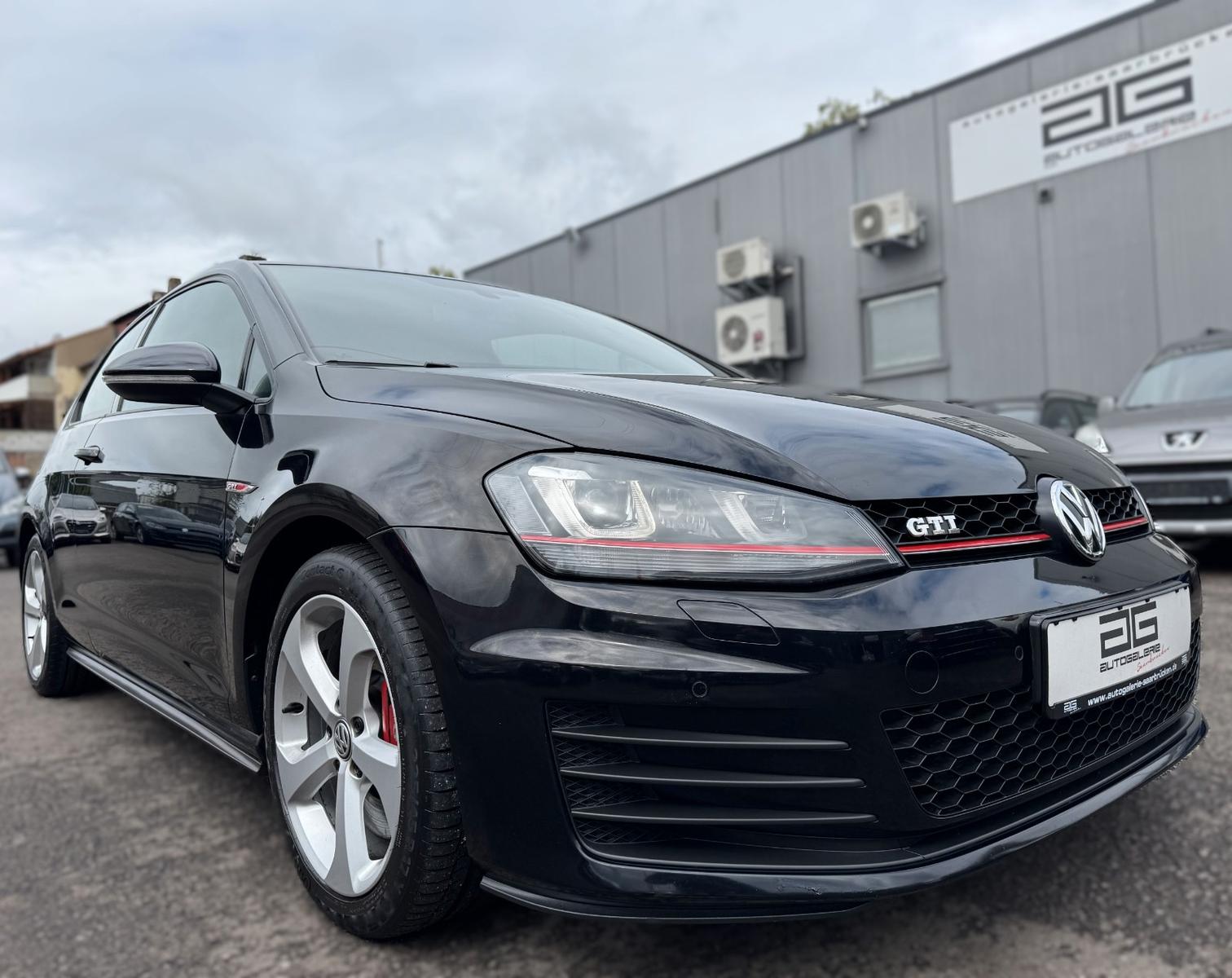 Volkswagen Golf VII GTI Performance *2.Hand/Navi/Bi-Xenon*