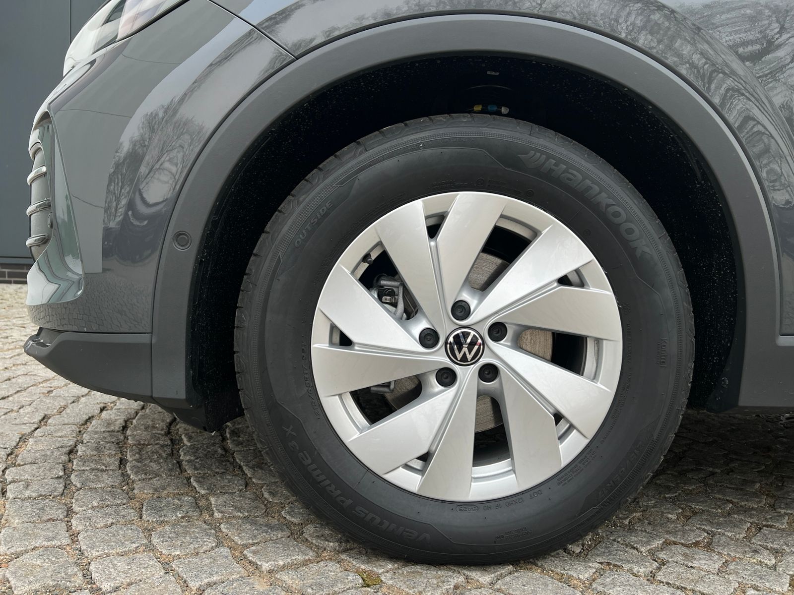 Fahrzeugabbildung Volkswagen Tiguan LIFE 1.5 eTSI DSG *AHK, LED Plus, App-Con