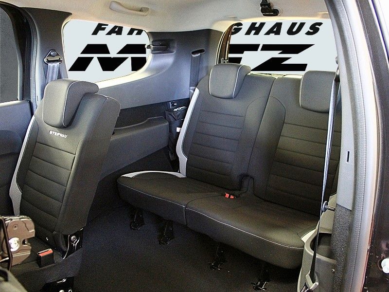 Fahrzeugabbildung Dacia Lodgy Blue dci115 Stepway*7-Sitzer*Navi*Sitzhzg*