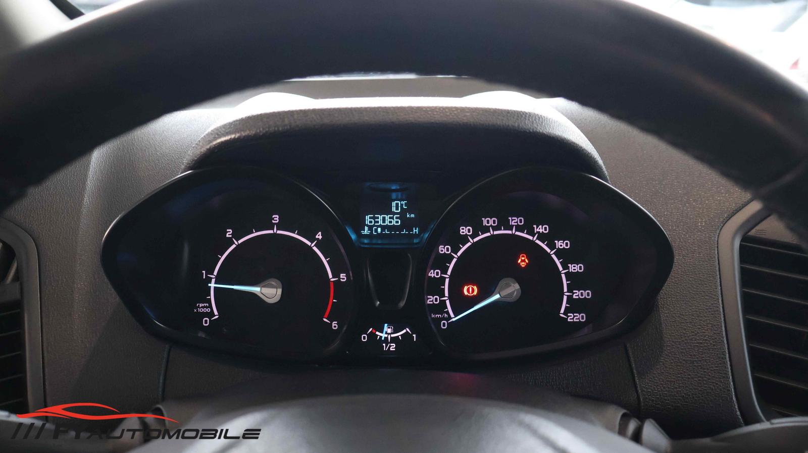 Ford EcoSport 2015 — photo 12