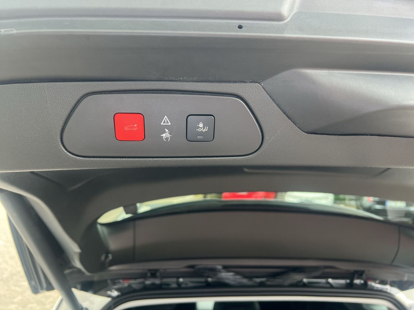 Fahrzeugabbildung Opel Grandland Ultimate 1.2 Turbo Navi Soundsystem 3