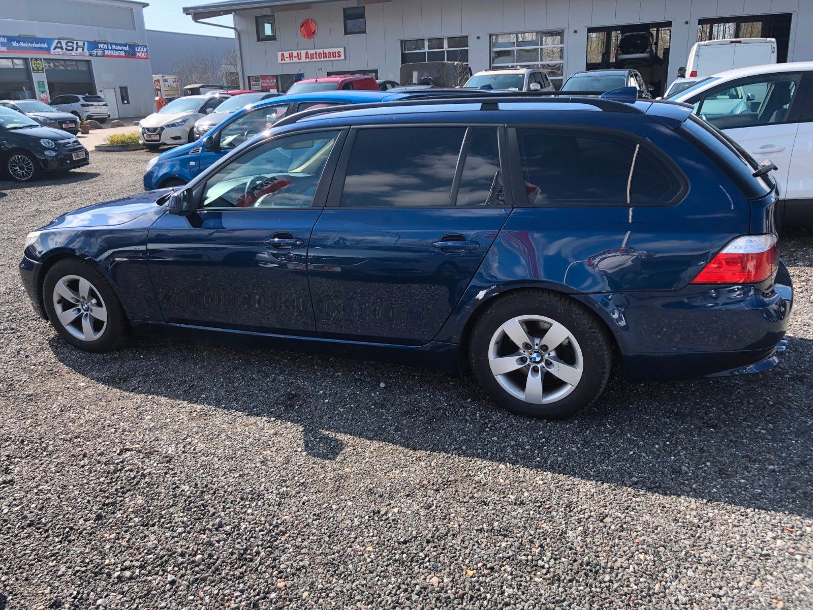 Fahrzeugabbildung BMW 525 Touring Shadow-Line