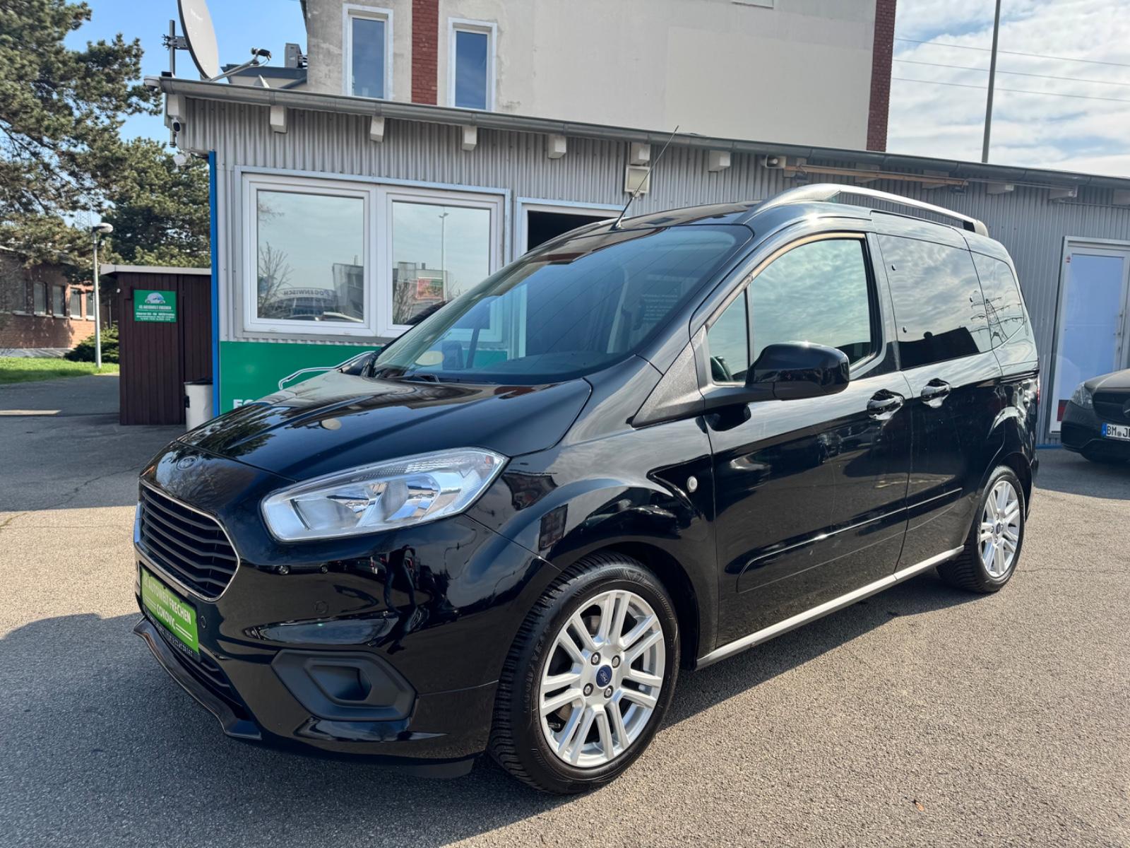 Ford Tourneo Courier 1.0 EcoBoost 74kW Titanium