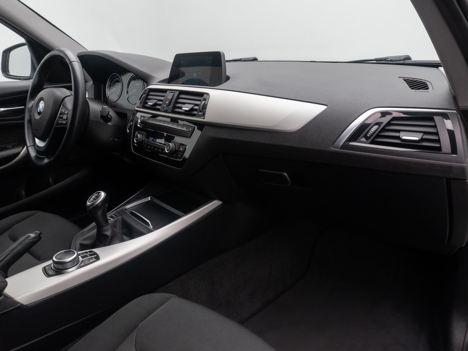 Fahrzeugabbildung BMW 118i FernlichtAs Komfort Ad.LED Tempomat KlimaAT