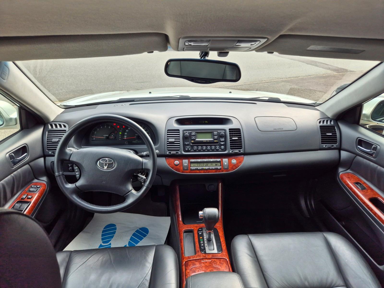 Toyota Camry 2.4 Auto