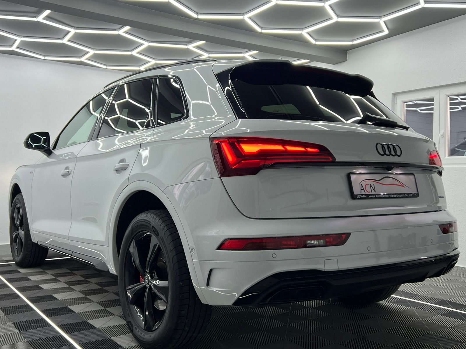 Fahrzeugabbildung Audi Q5 50 TDI Quattro S LINE/MATRIX/AHK/BLACK OPTIK