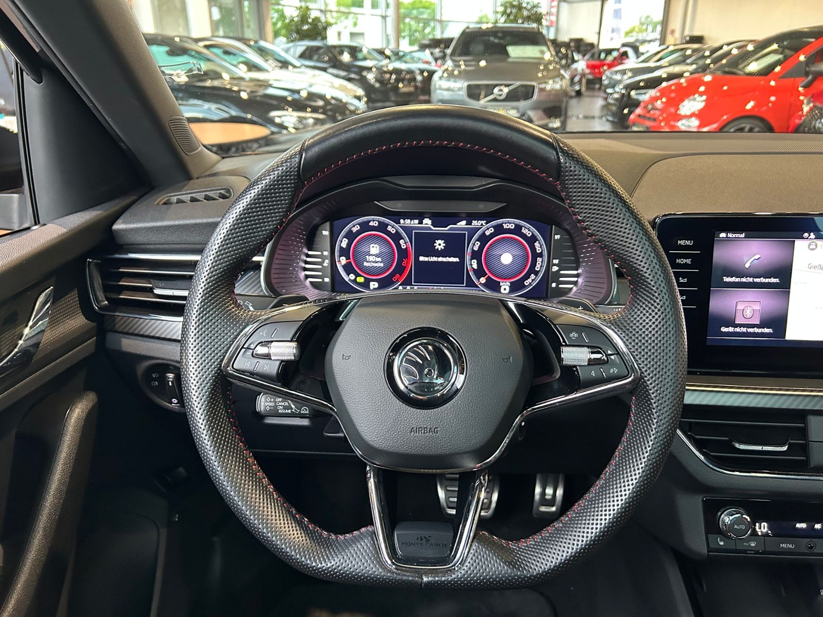 Fahrzeugabbildung SKODA KAMIQ Monte Carlo PANO LED NAVI