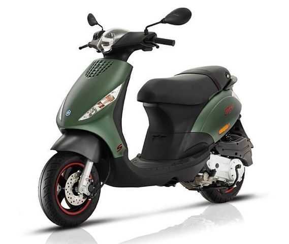 Piaggio ZIP S 50 *NeujahrsKnaller*