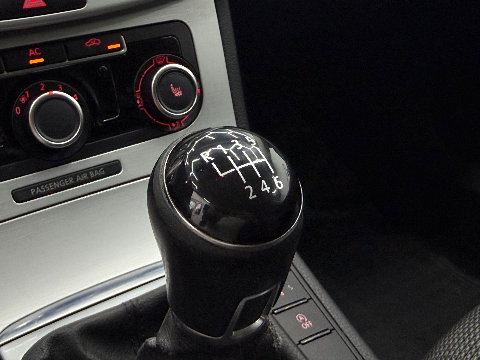 Fahrzeugabbildung Volkswagen CC 2.0 TDI NAVI/SHZG/TÜV 11.27/SCHECKHEFT
