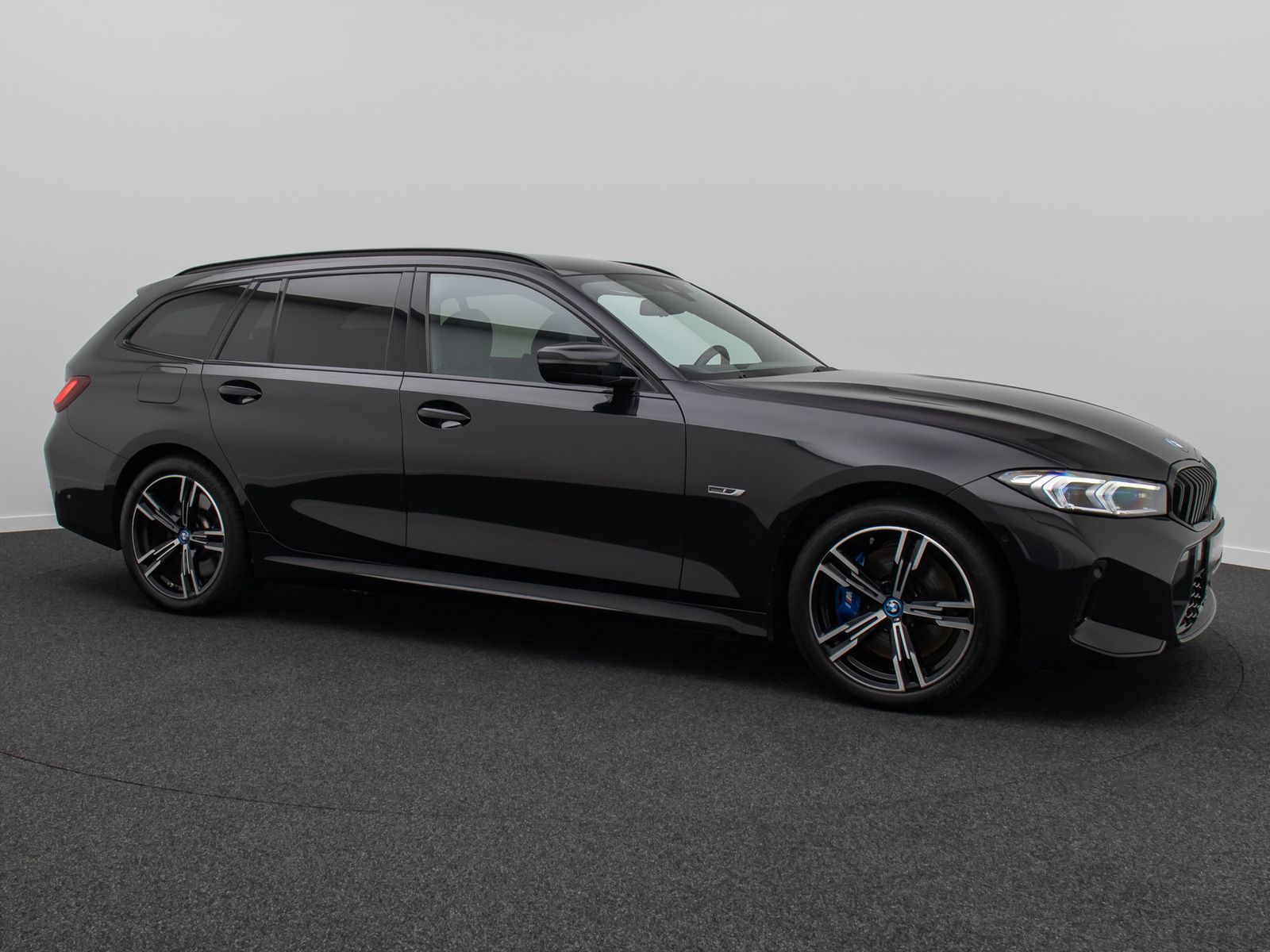 Fahrzeugabbildung BMW 330e M Sport HUD Kamera HiFi DAB Komfort Alarm