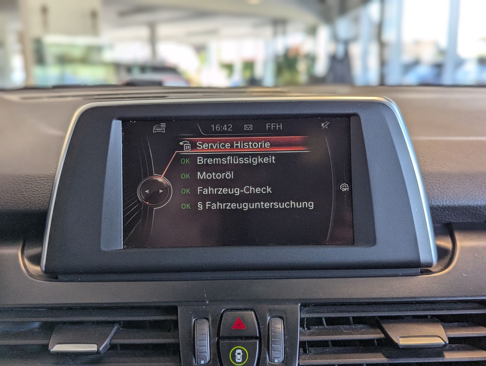 BMW 220 Active Tourer d xDrive LED Pano Navi SHZ AHK - Image 26
