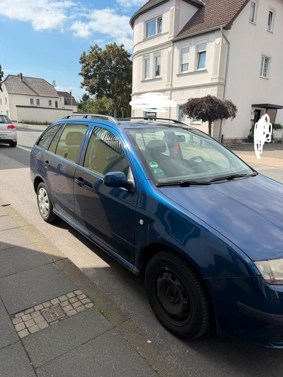 Skoda Fabia 2006 — rear view