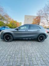 Mercedes-Benz GLA 250 DCT -AMG*NIGHTPAKET*LED*AHK*SCHECKHEFT* - Mercedes GLA-Klasse in Frankfurt