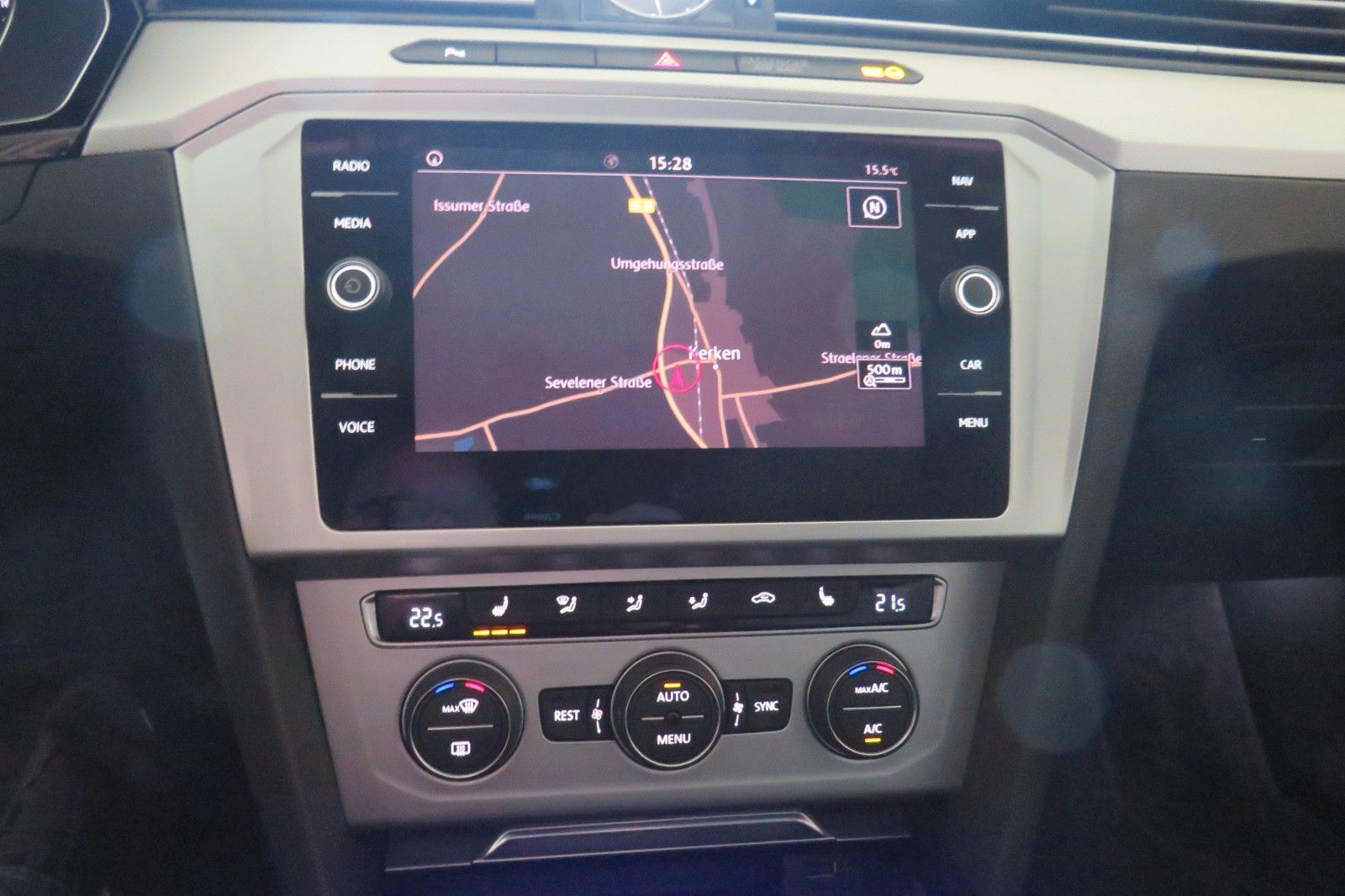 Fahrzeugabbildung Volkswagen Passat Variant Comfortline TDI DSG AHK NAVI