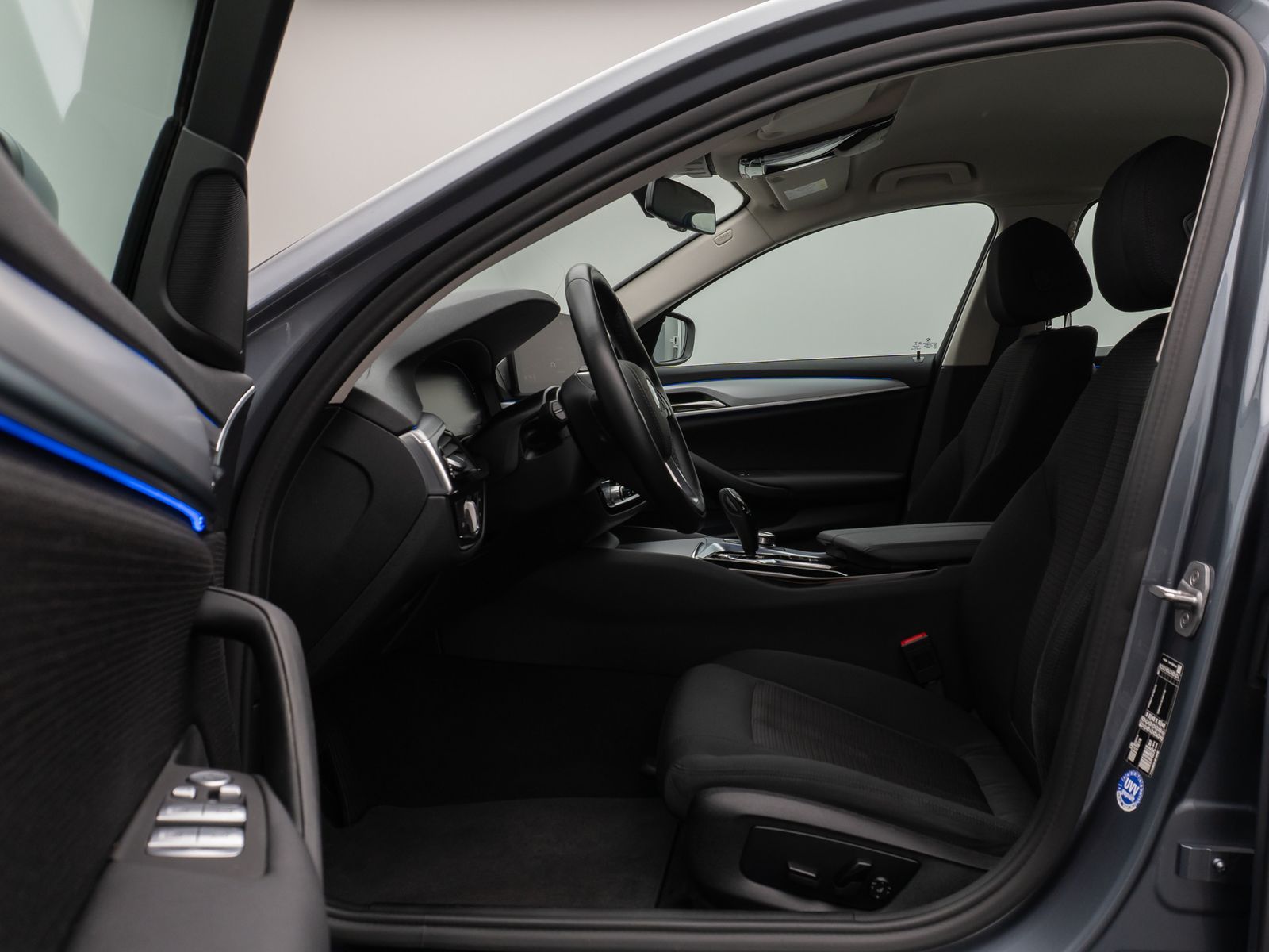 Fahrzeugabbildung BMW 520d Kamera HiFi HUD DAB WLAN Komfort Alarm AHK