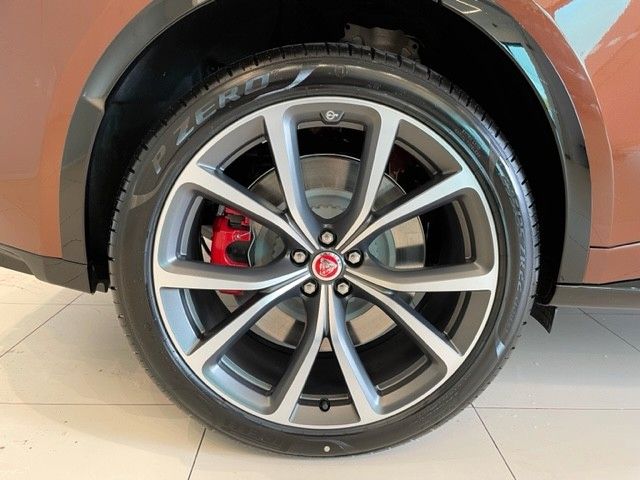 Fahrzeugabbildung Jaguar F-PACE P550 SVR SPICED COPPER EDITION