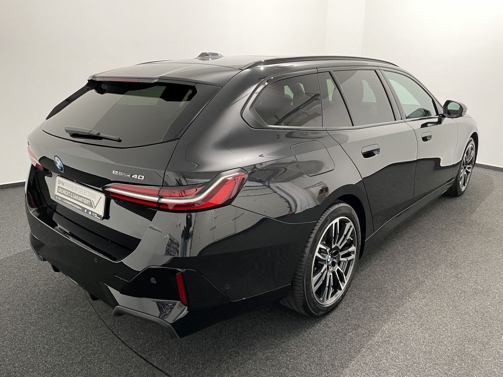 BMW i5 eDrive40 Tour. M Sport NAVI HUD AHK ACC B&W 3 foto 5