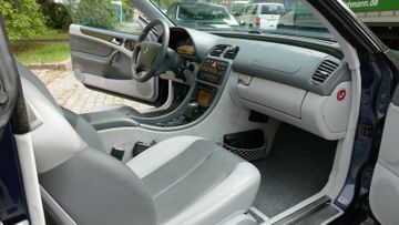 Fahrzeugabbildung Mercedes-Benz CLK 430 AVANTGARDE V8