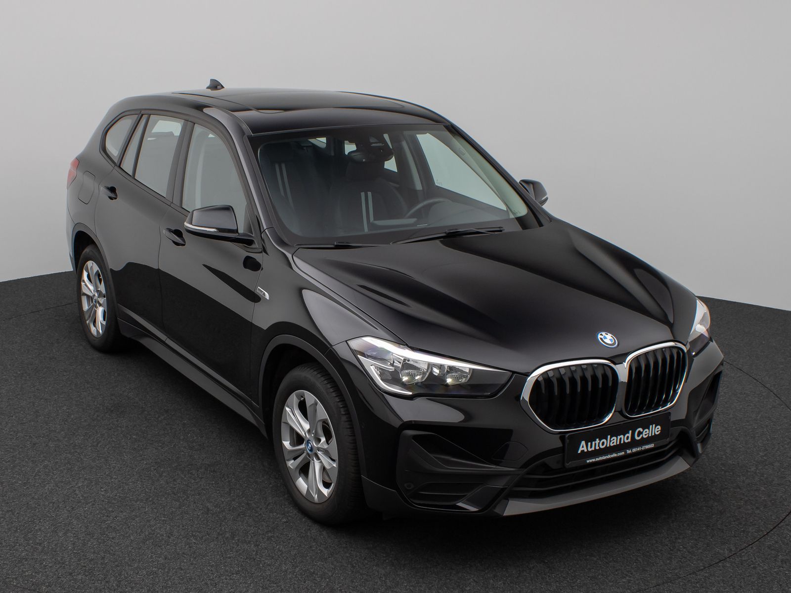 Fahrzeugabbildung BMW X1 xD25e Panorama DAB Navi Parkassistent Sport