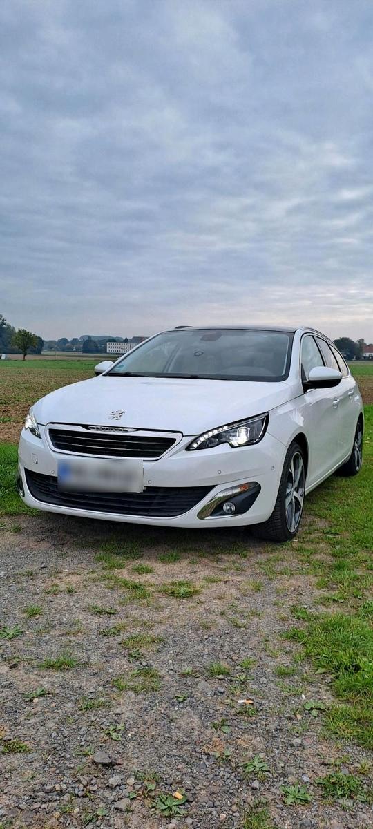 Peugeot 308 2015 — interior