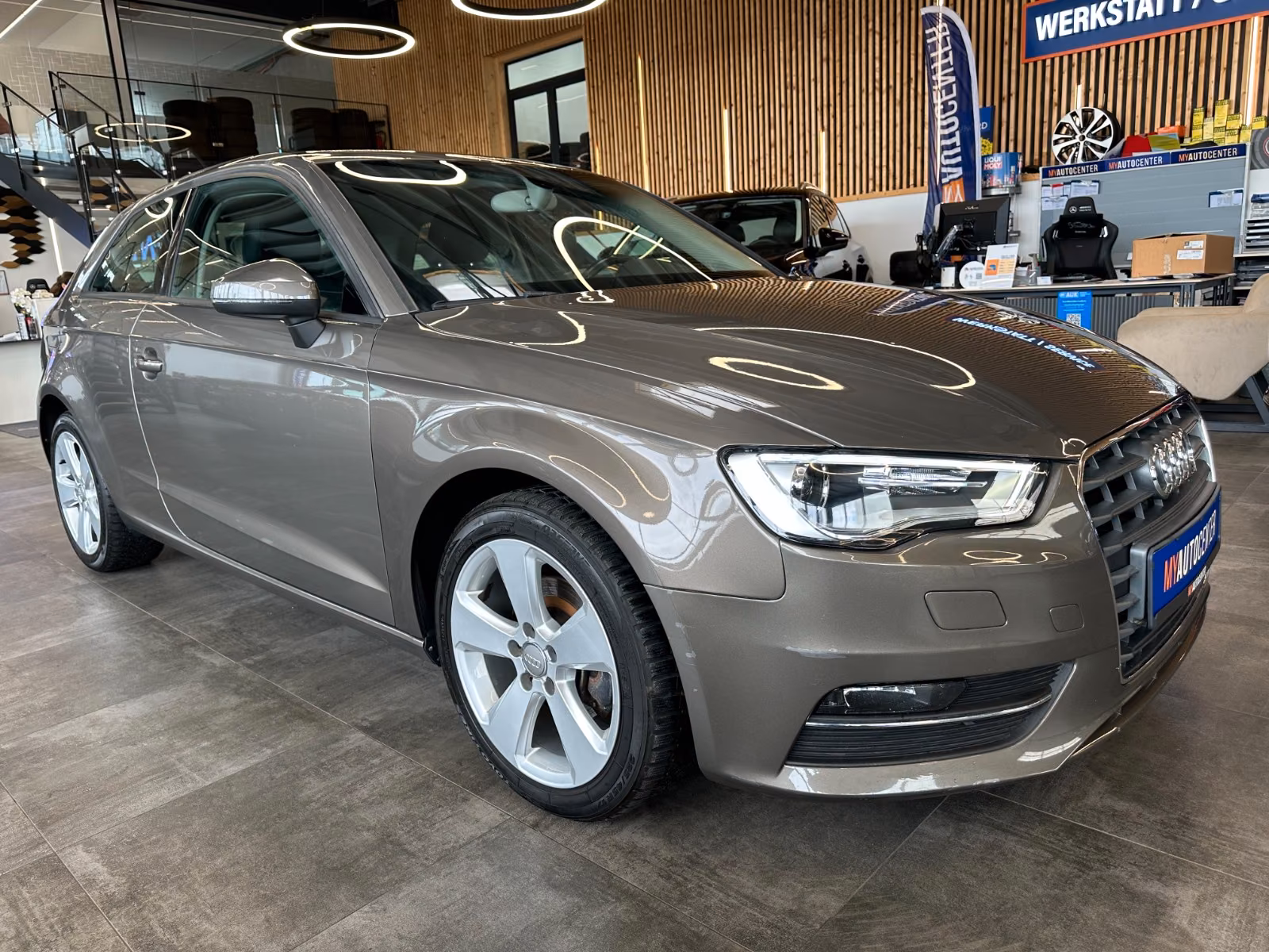 AUDI A3 1.4 TFSI 122ch ATTRACTION - BI-XÉNON - SIÈGES CHAUFFANTS - CLIM BIZONE - RÉGULATEUR DE VITESSE