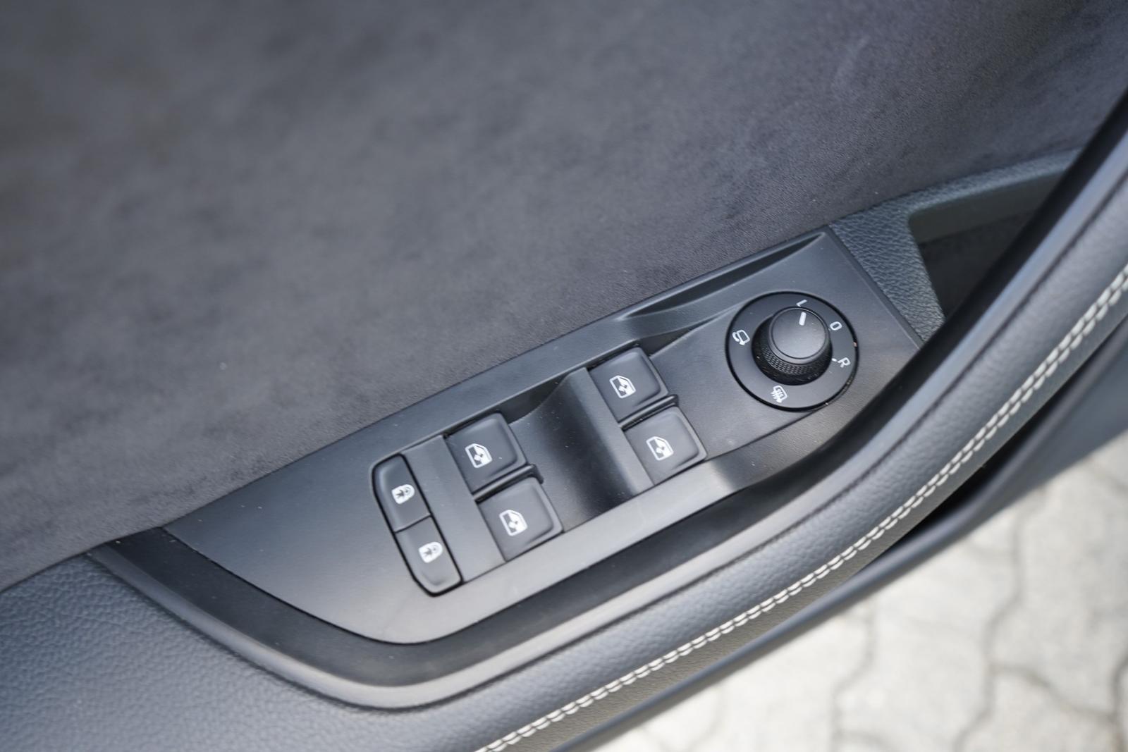 Skoda Superb Combi 2.0TSI Sportline DSG LED Panorama