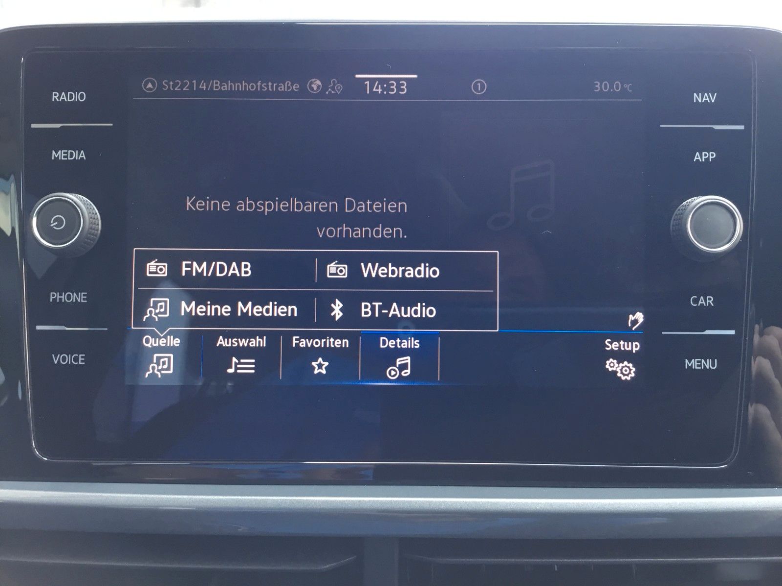 Fahrzeugabbildung Volkswagen T-Roc 1.5 TSI DSG Style+AHK+LED+ACC+17"+Kamera