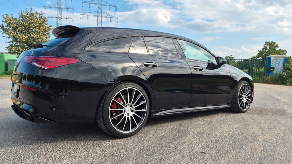 Mercedes-Benz CLA 35 AMG Shooting Brake