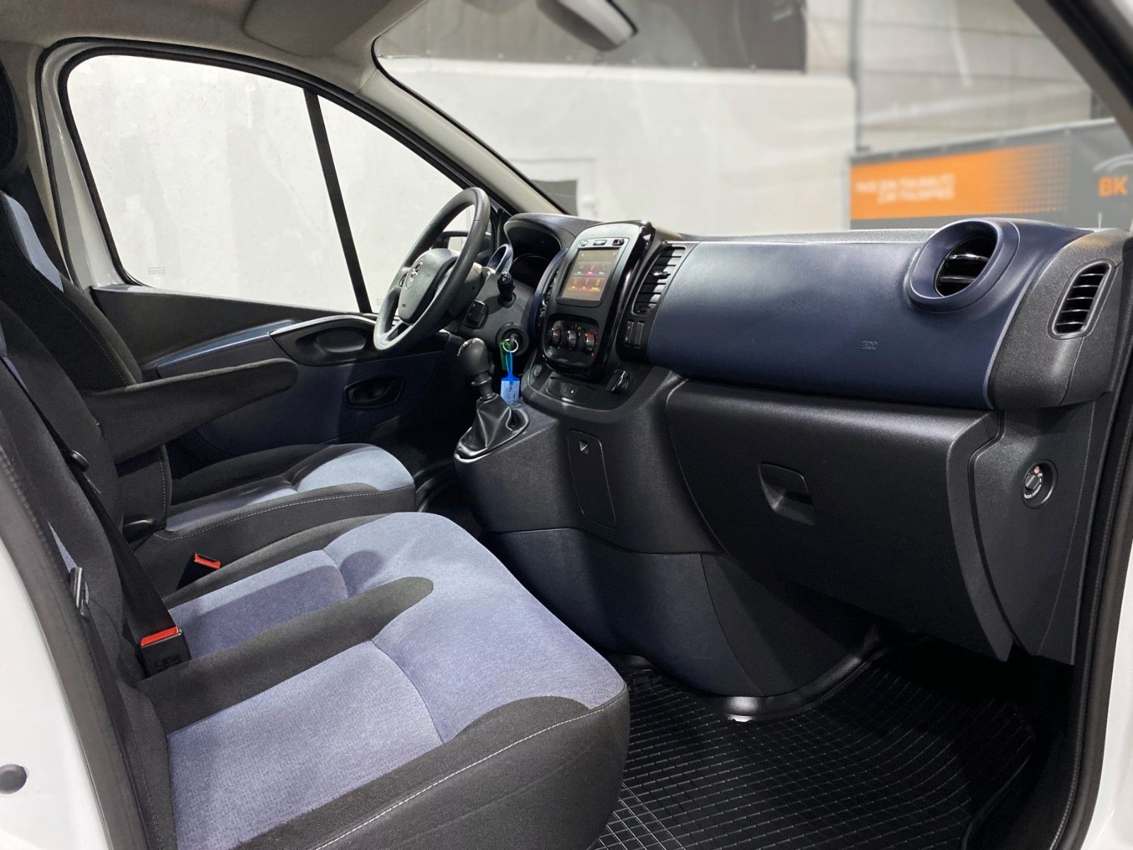 Fahrzeugabbildung Opel Vivaro Kasten L1H1 2,9t #Sortimo#Tempomat#Klima