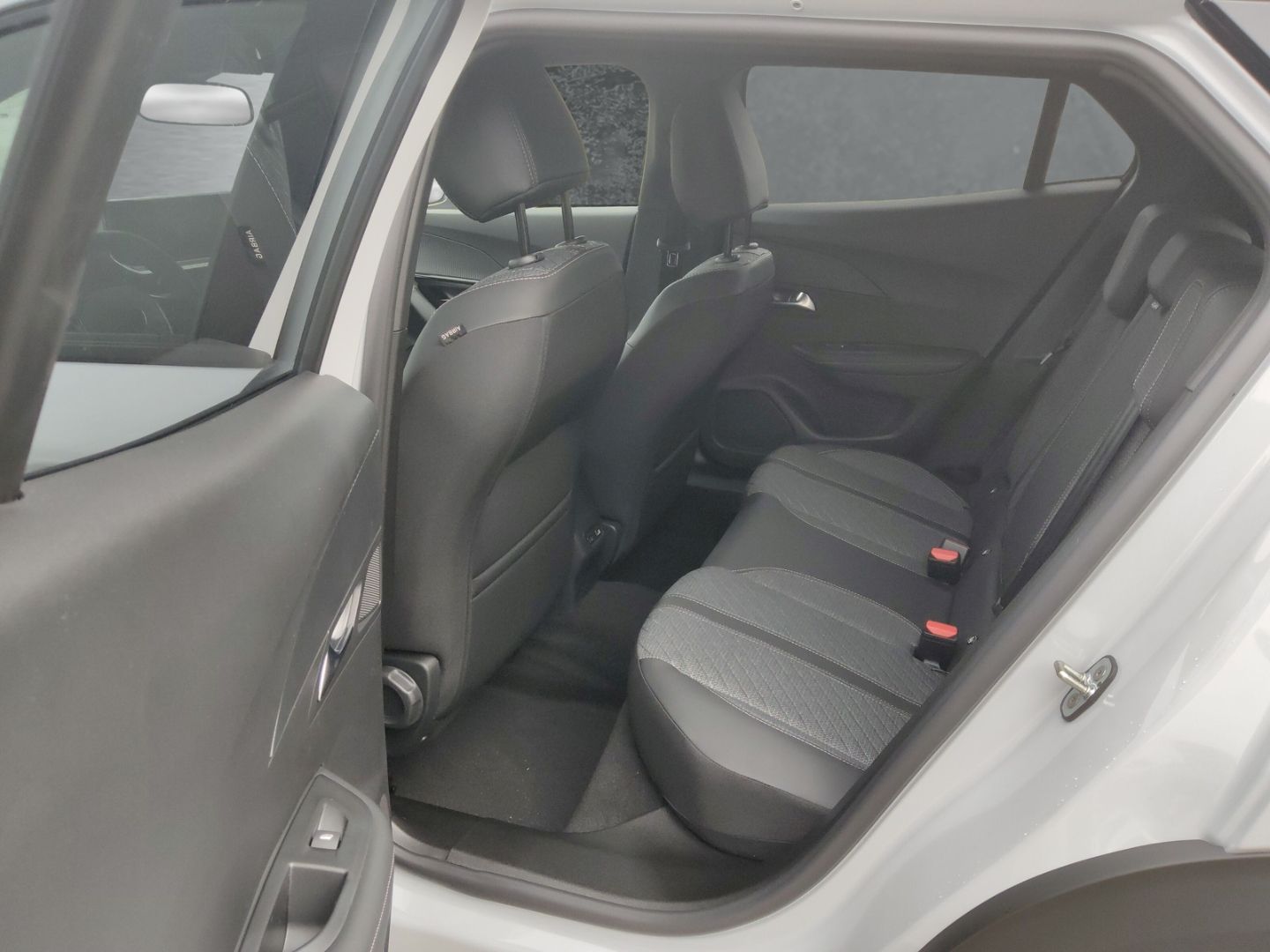 Peugeot 2008 - Bild 9