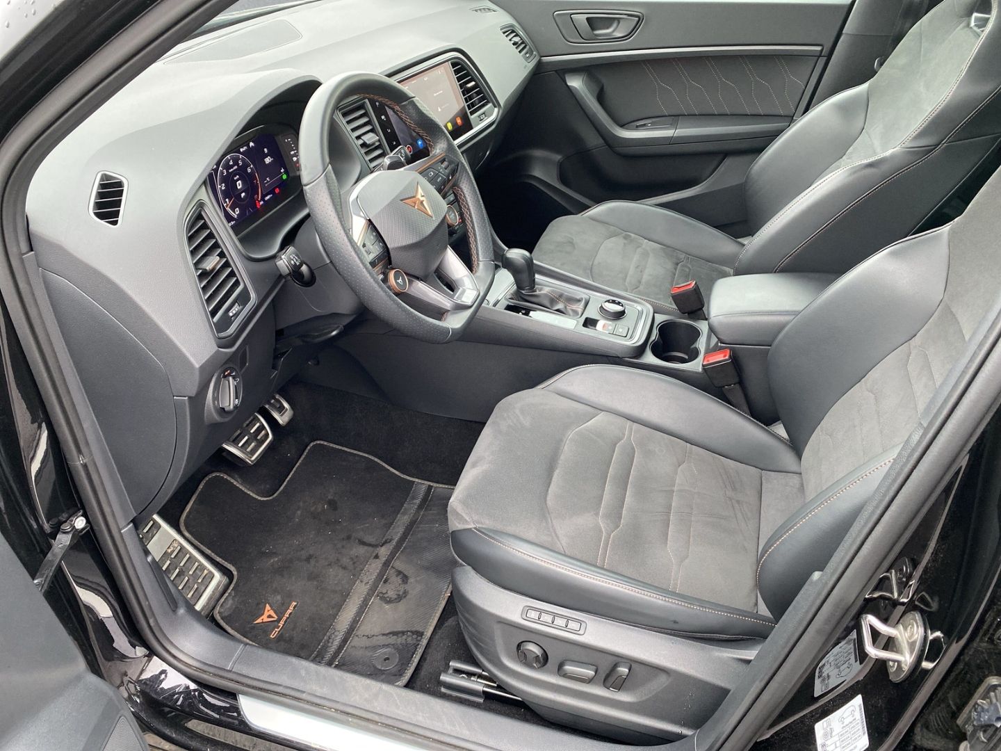 Fahrzeugabbildung CUPRA Ateca VZ 4Drive AD AHK-klappbar Navi Digitales C