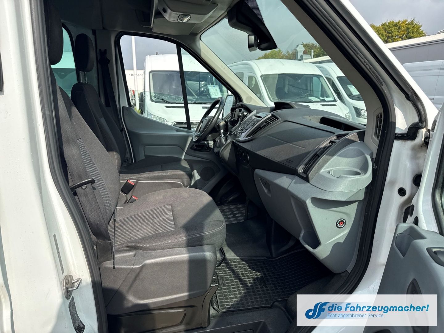 Fahrzeugabbildung Ford Transit Kombi 350 L3 Trend 2.2 TDCi DPF *EXPORT