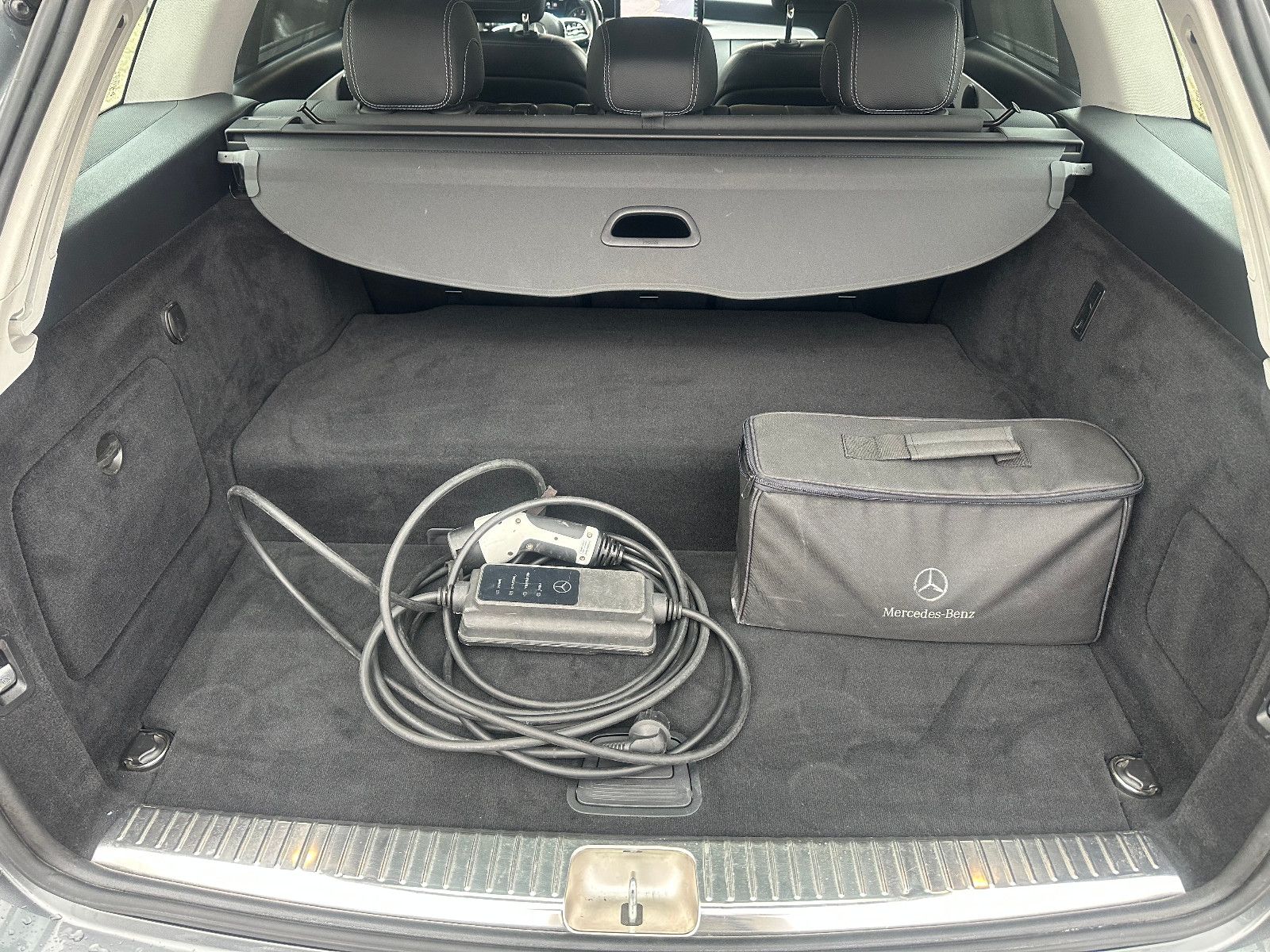 Fahrzeugabbildung Mercedes-Benz C 300 T de AVANTGARDE*1.HAND+AHK+VM.*