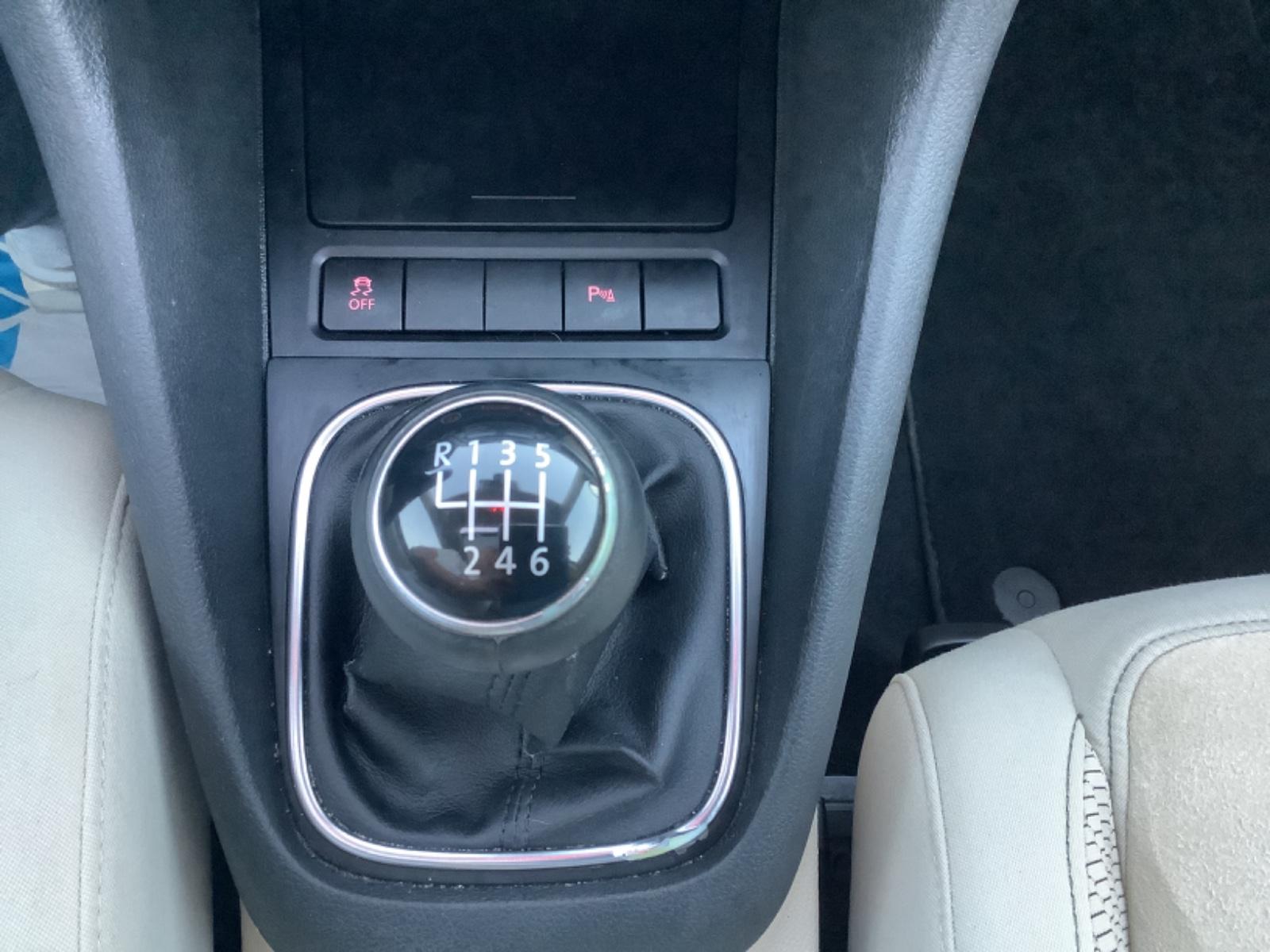 Volkswagen Golf 2010 — photo 23
