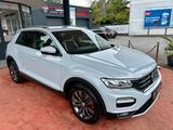 Volkswagen T-Roc 1.5 TSI ACT Sport 1. Hand - VW T-Roc Gebrauchtwagen in Düsseldorf