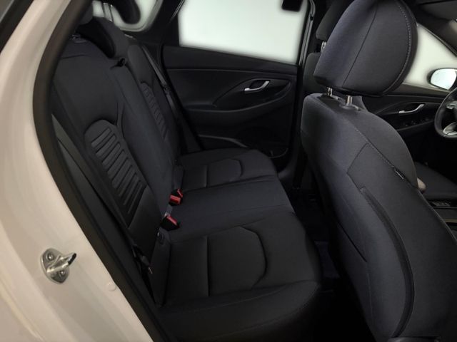 Fahrzeugabbildung Hyundai i30 cw Advantage Navi Digitales Cockpit LED ACC