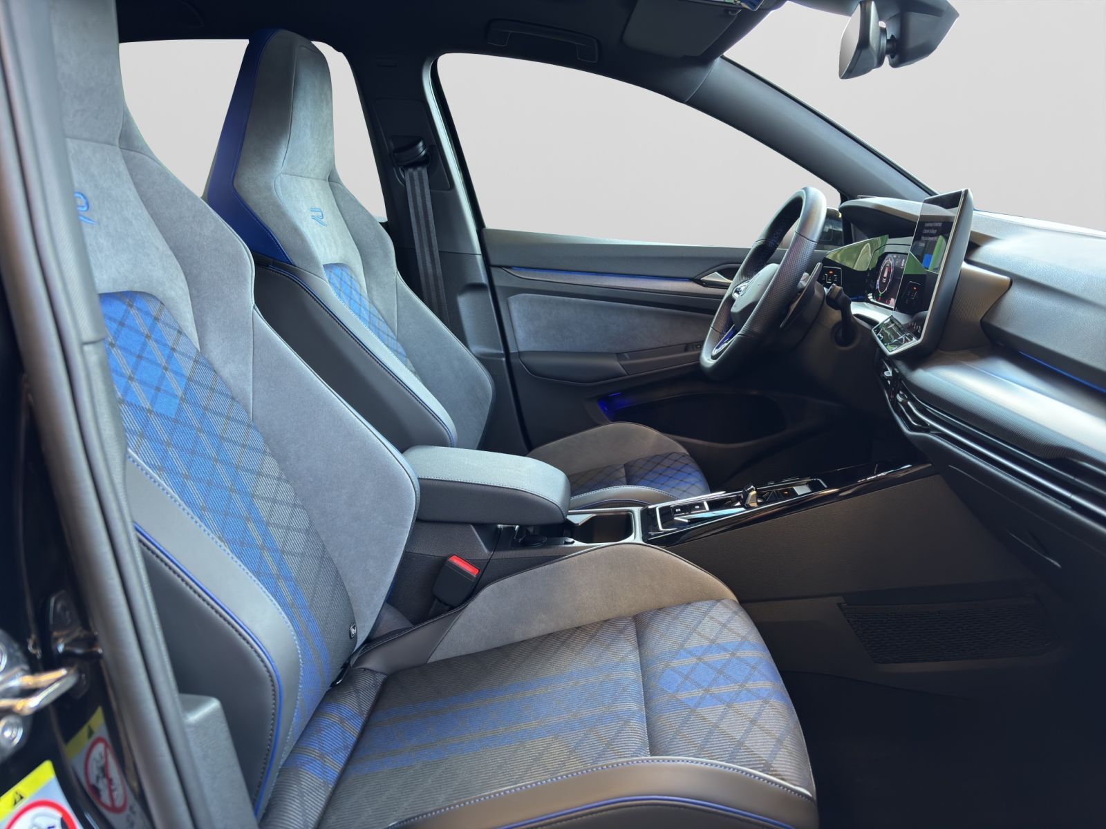 Volkswagen Golf VIII R Pano BlackStyle Harman Head-UP foto 21