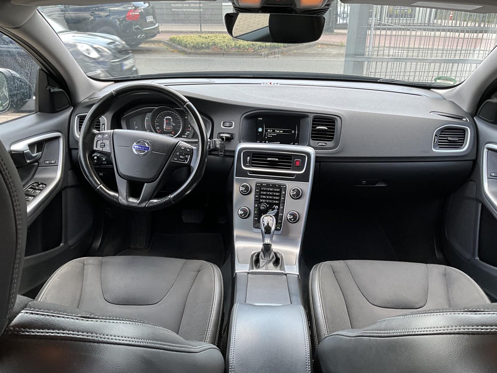Volvo V60 2015 — фото 14