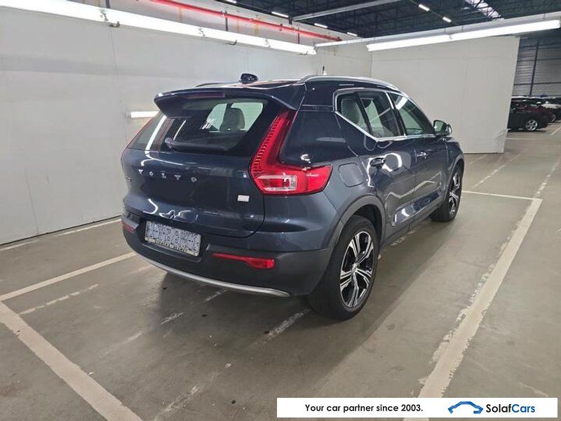 Volvo XC 40 T4 PHEV Inscription Pano Harman LED Virtu imagem 3