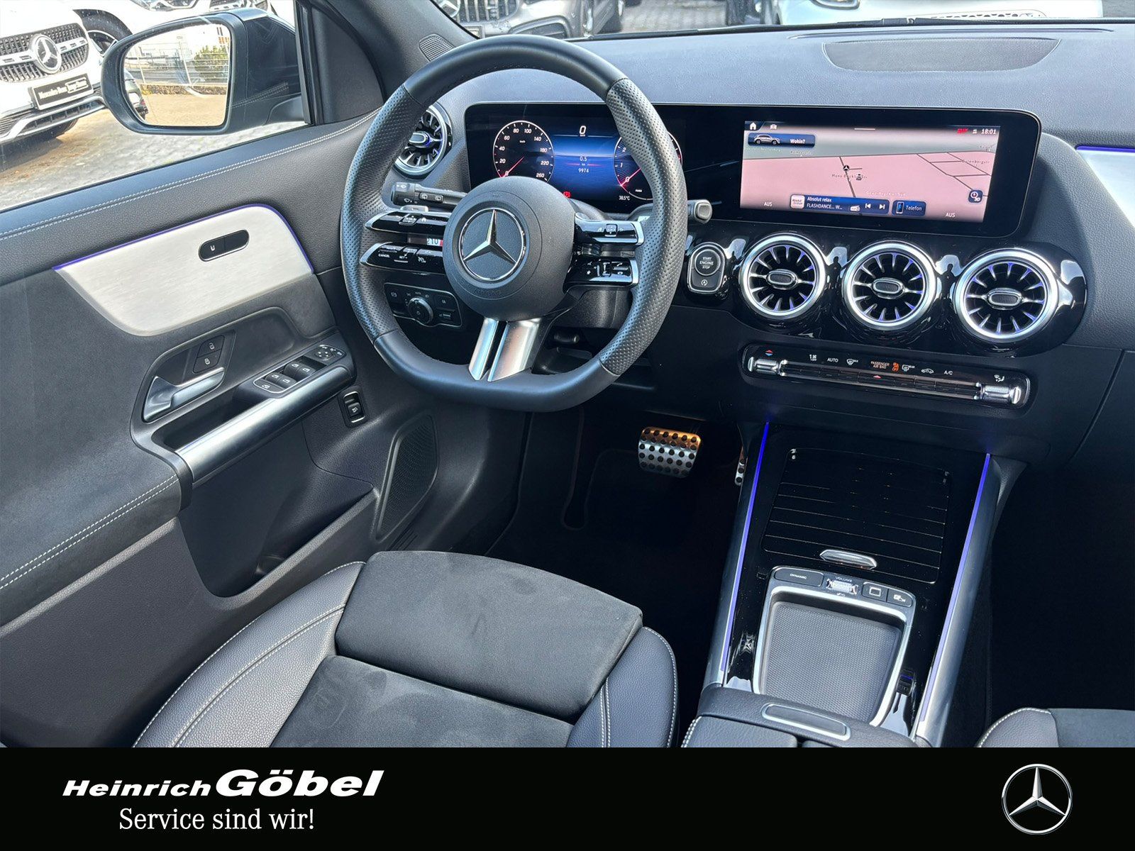 Fahrzeugabbildung Mercedes-Benz GLA 220 4M AMG*AHK*NIGHT-PAKET*MULTIBEAM*20ZOLL