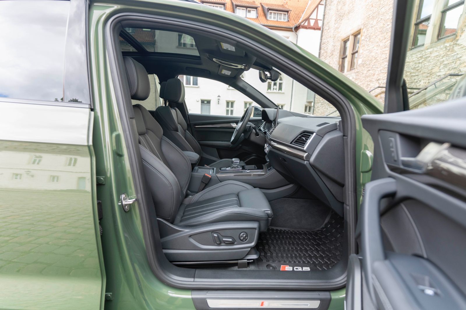 Fahrzeugabbildung Audi SQ5 3.0T SPORTBACK 360° B&O HUD MATRIX ACC PANO