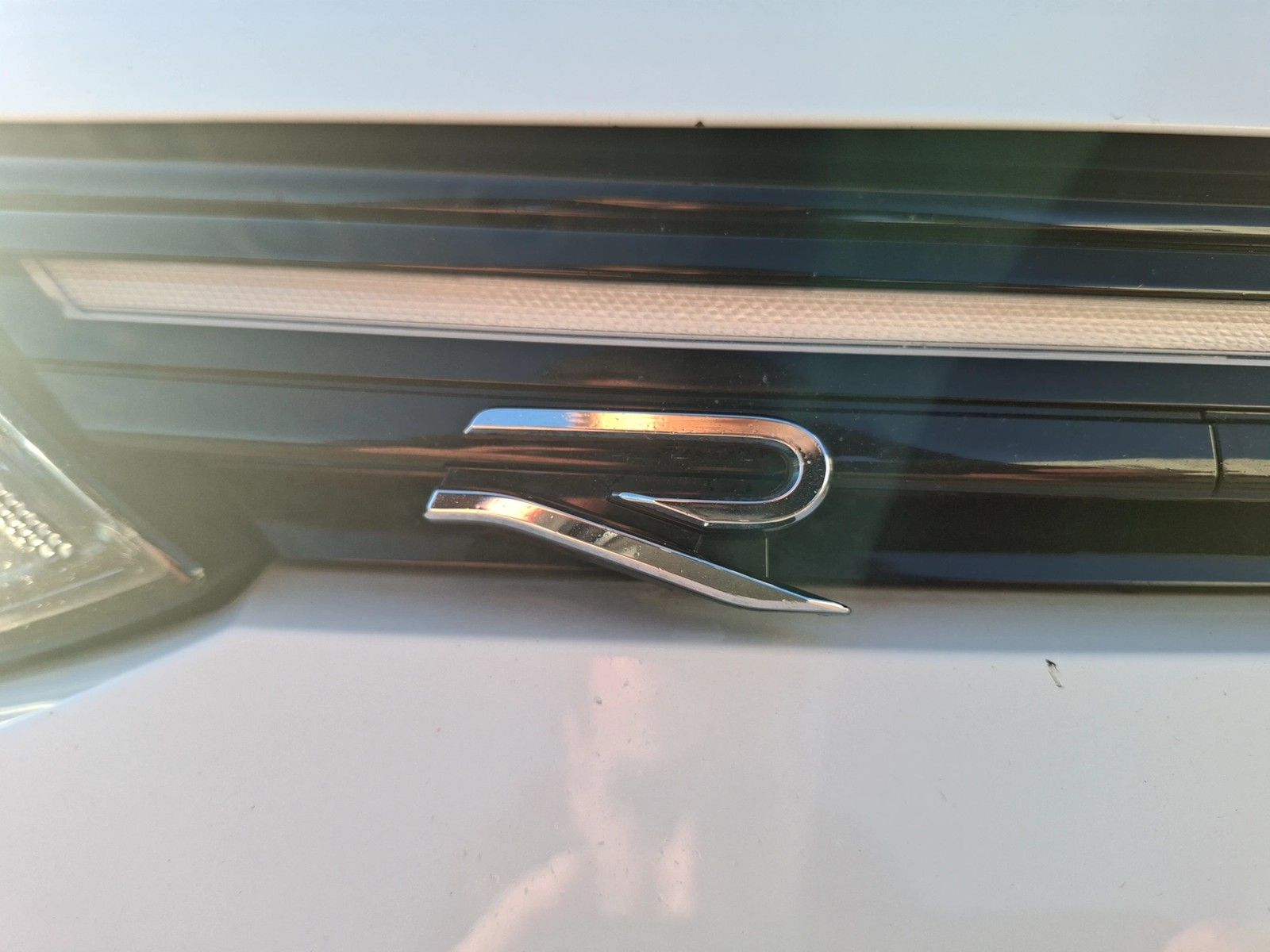 Fahrzeugabbildung Volkswagen Golf VIII Variant R DSG 4M Matrix Navi AID ACC R