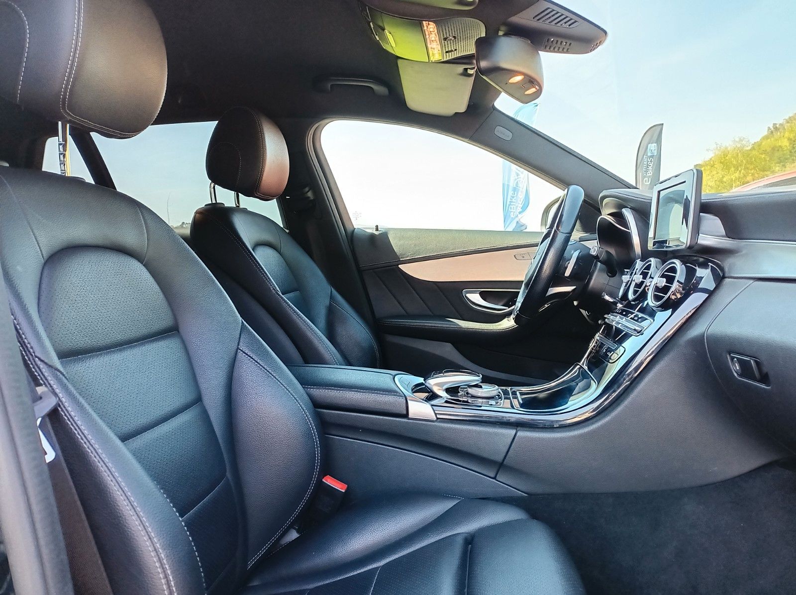 Fahrzeugabbildung Mercedes-Benz C 220T+AMG LINE INTERIEUR+EXTERIEUR+SCHECKHEFT +